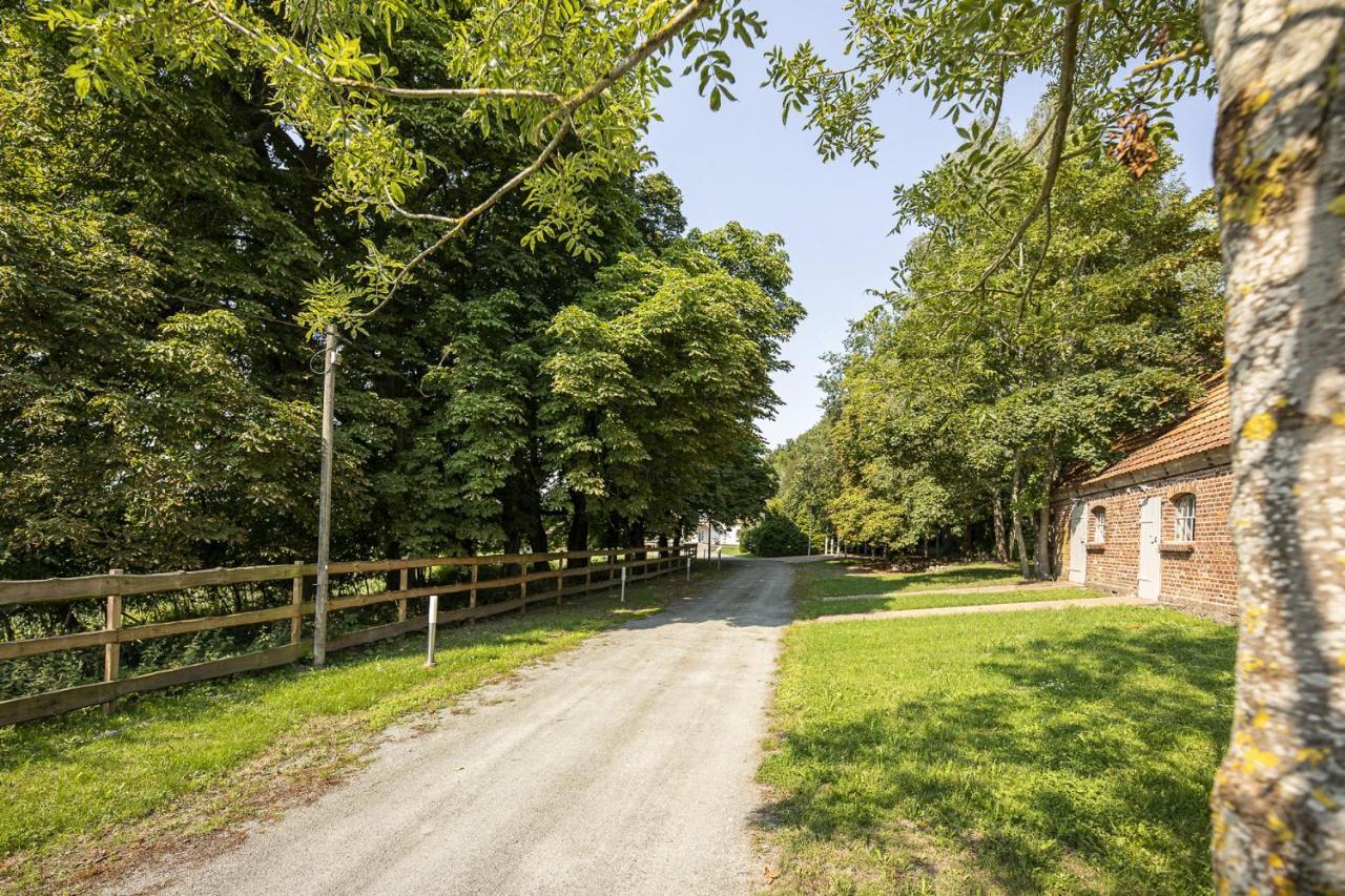 Ruhig Und Idyllische Lage, Strandnah, Gratis Nutzung Vom Ahoi Erlebnisbad Und Sauna In Sellin - Gutshaus Silvitz Fewo 02 Leilighet Bergen Auf Rugen Eksteriør bilde